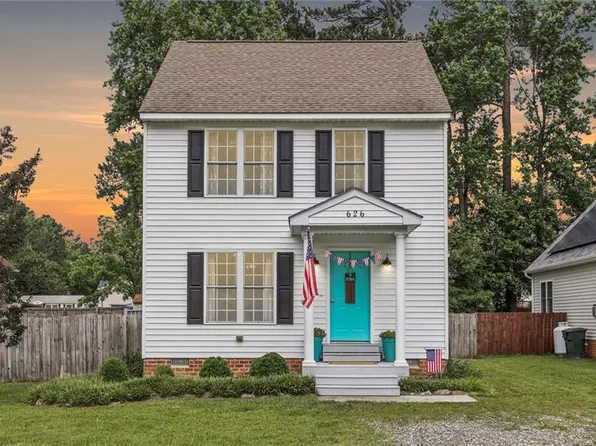 626 E Magnolia Ave, West Point, VA 23181