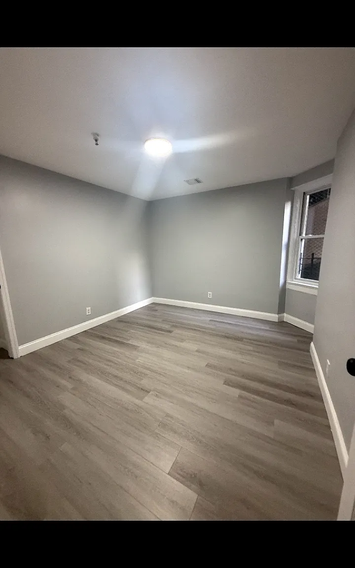 4 bed, $2,550 — Photo 2