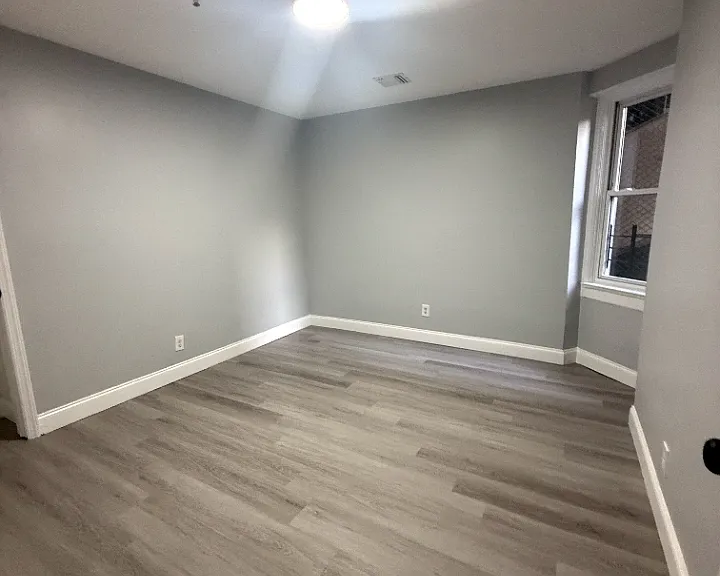 96 Eaton Pl #R2 — Photo 2
