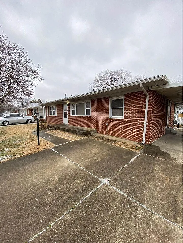 Building Photo - 3767 Glenmeade Rd