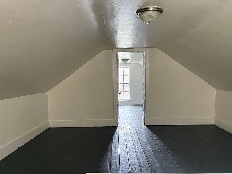 516 Navarre St — Photo 8