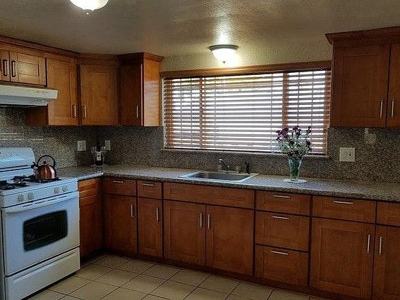 4th image of 310 S Buena Vista Ave
