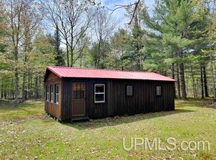 W8001 E Cataline Rd, Pembine, WI 54156