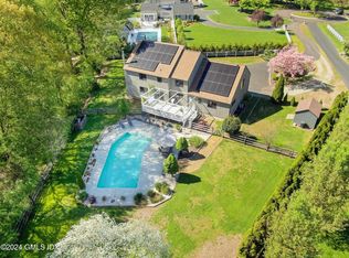 7 Old Rock Ct, Norwalk, CT 06850