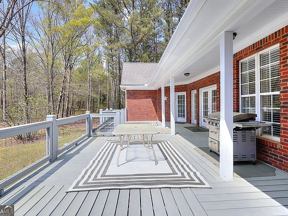 3rd image of 452 Mount Vernon Rd
