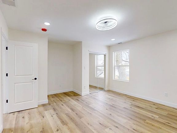 3rd image of 1306 E Minnesota St #2