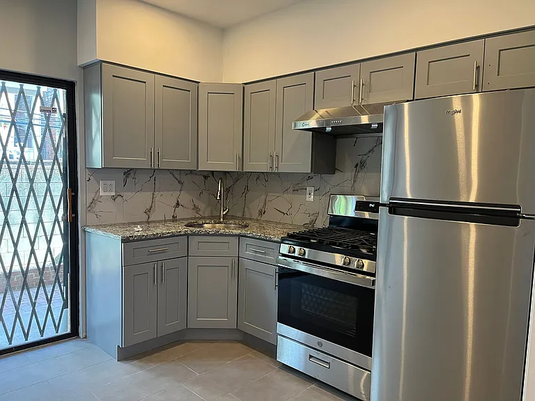 1849 S Rosewood St — Photo 3