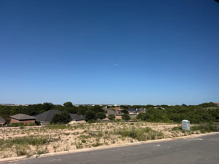 Skyview Ln — Photo 3