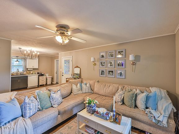 2nd image of 105 Meadowbrook Dr