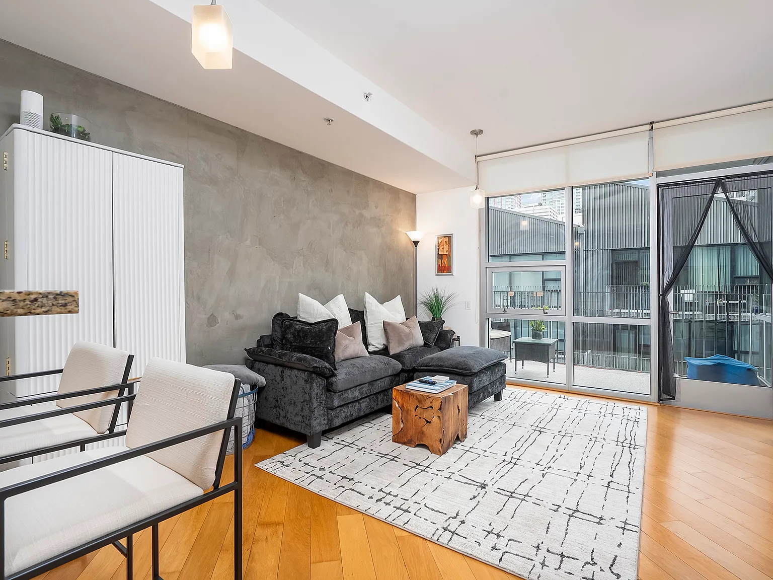 1 bed, 621 sqft, $3,350 — Photo 2