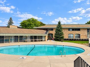 4000 W Rivers Edge Cir Unit 22, Milwaukee, WI 53209