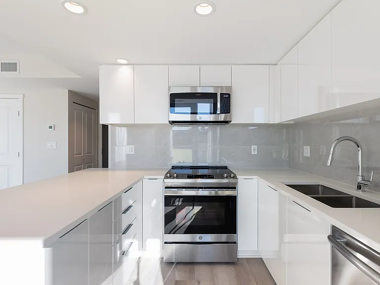 1182 Westwood St — Photo 111