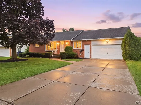 128 Fairways Blvd, Buffalo, NY 14221