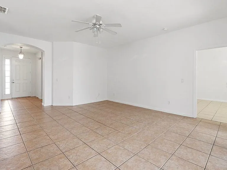 4967 Pall Mall St W — Photo 17