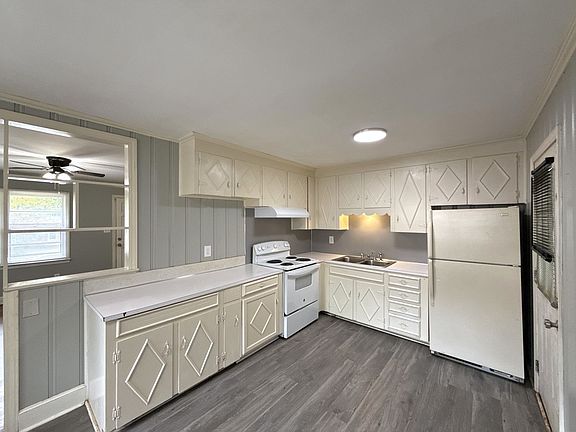 4th image of 4434 Brooktree Dr