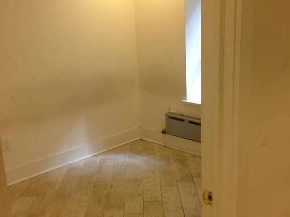 4th image of 526 E 11th St APT 1E