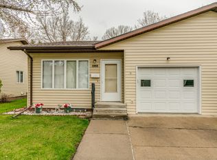2955 Manitoba Ln, Bismarck, ND 58503