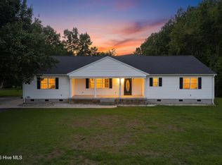 113 Stuart Avenue, Lake Waccamaw, NC 28450