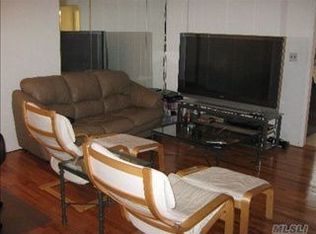 115 Cardinal Ln, Islip, NY 11751