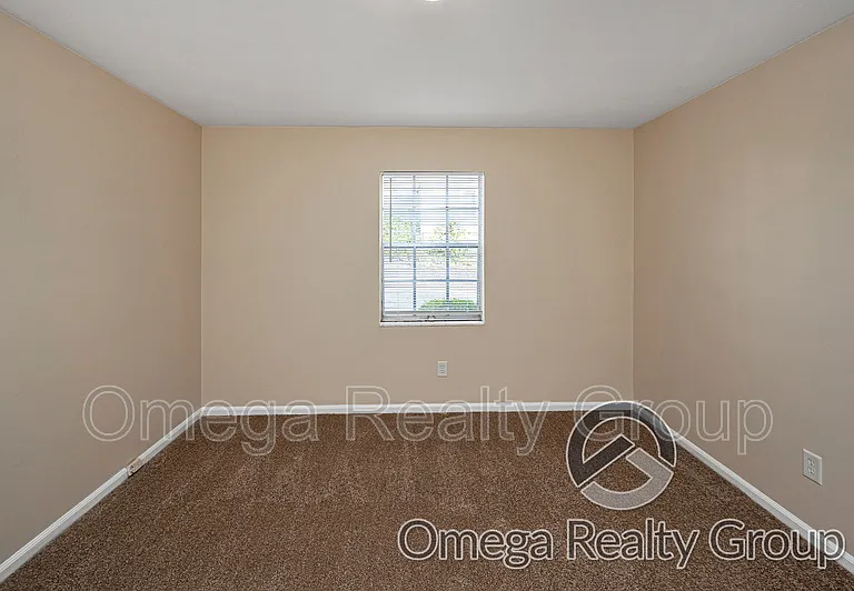 2020 High School Rd #A — Photo 16