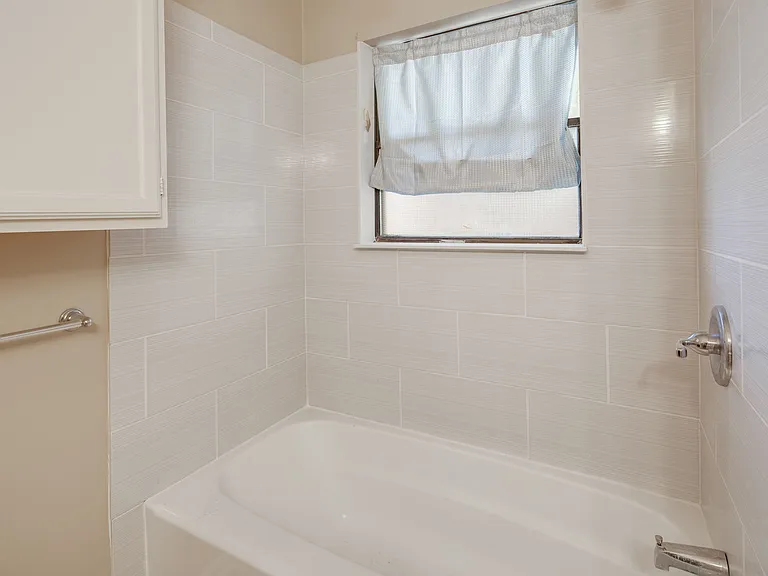 808 Camellia Ct — Photo 14