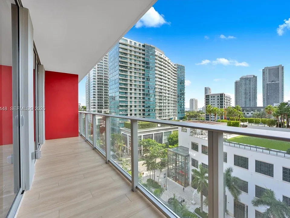 90 NE 32nd St #908