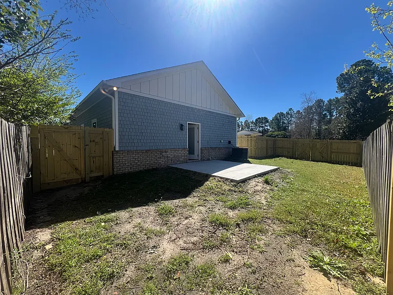 621 Hadley Ct #A — Photo 9