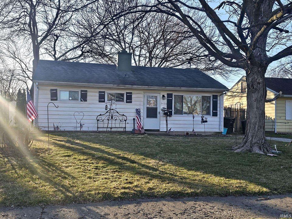 1st image of 2420 Foxhall Dr