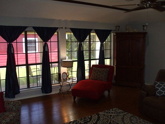 4th image of 3826 Blackberry Ln