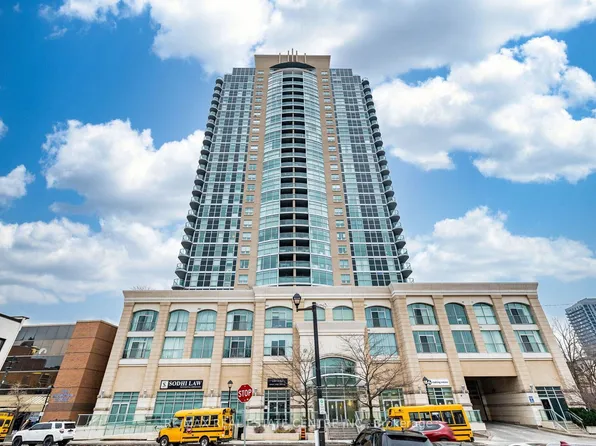 9 George St N #2203, Brampton, ON L6X 0T6