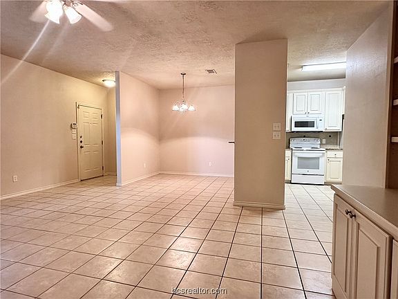 4th image of 1702 Deacon Dr APT 306