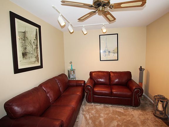 5th image of 1161 Stratford Ln