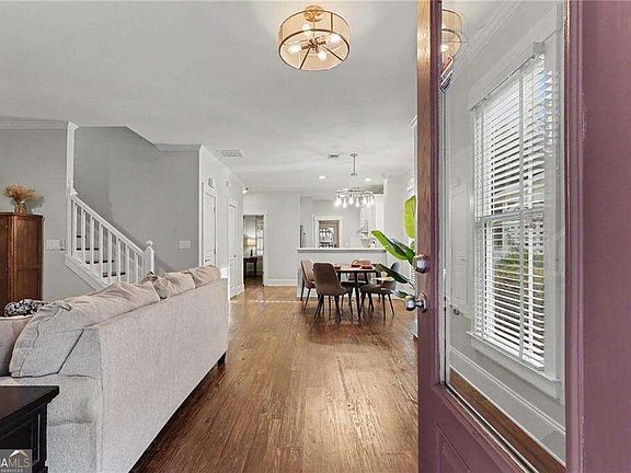4th image of 4113 Summers St SW