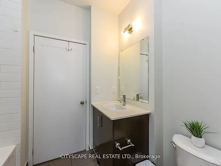 365 Prince Of Wales Dr E #611 — Photo 16