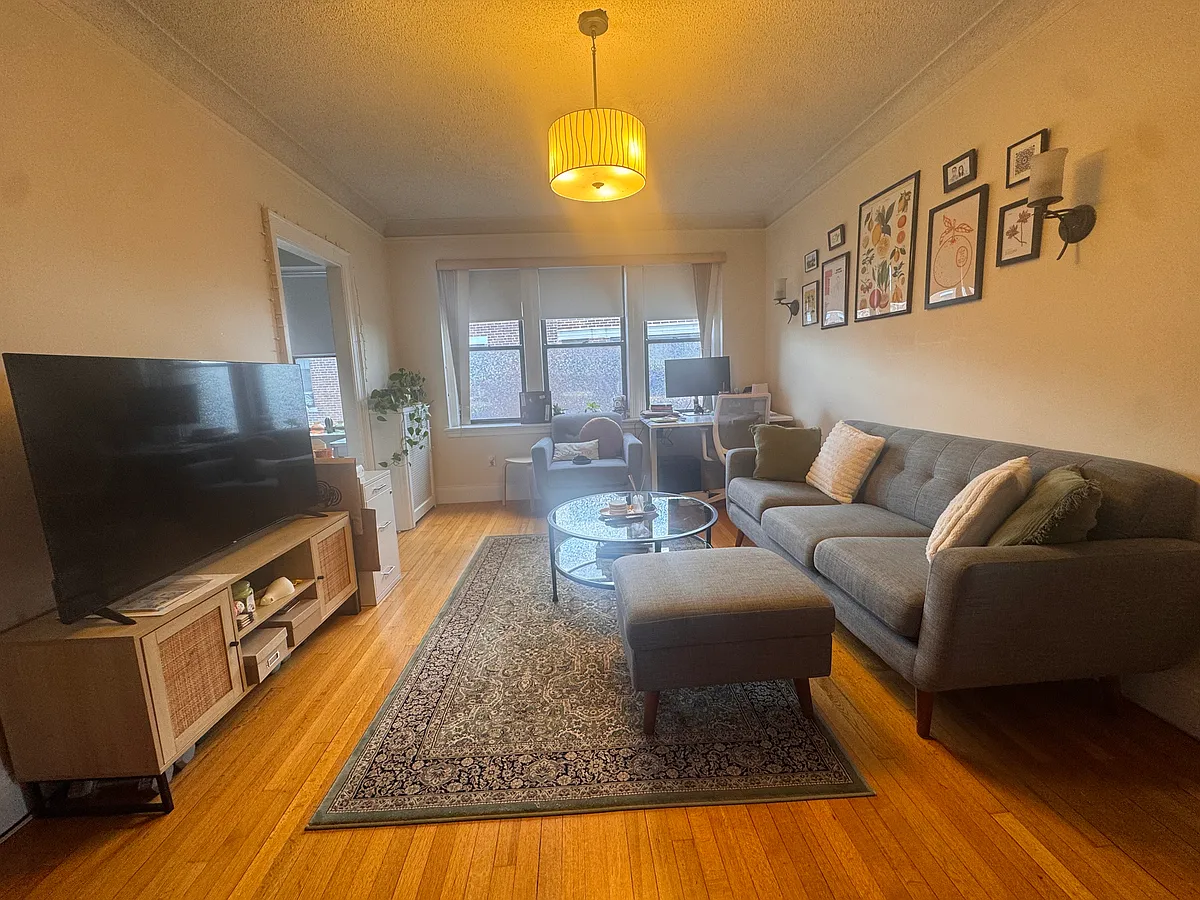 Building Photo - 137 Englewood Ave #42