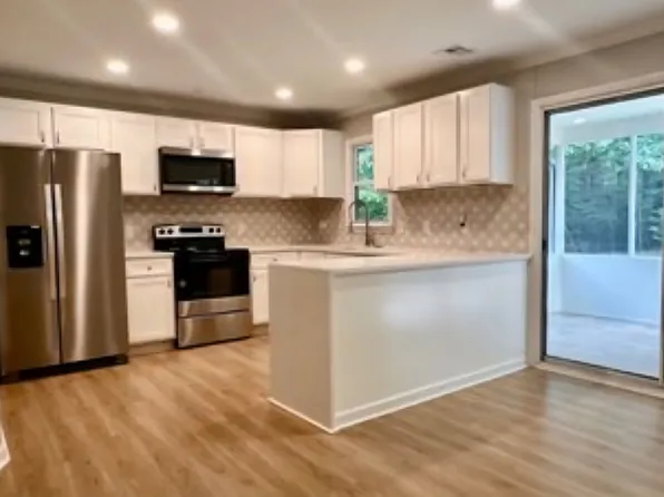 6622 Brushwood Dr, Charlotte, NC 28262