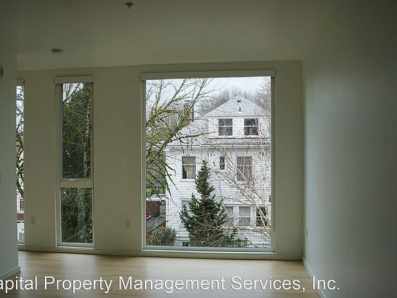 4th image of 1475 SE 15th Ave #301