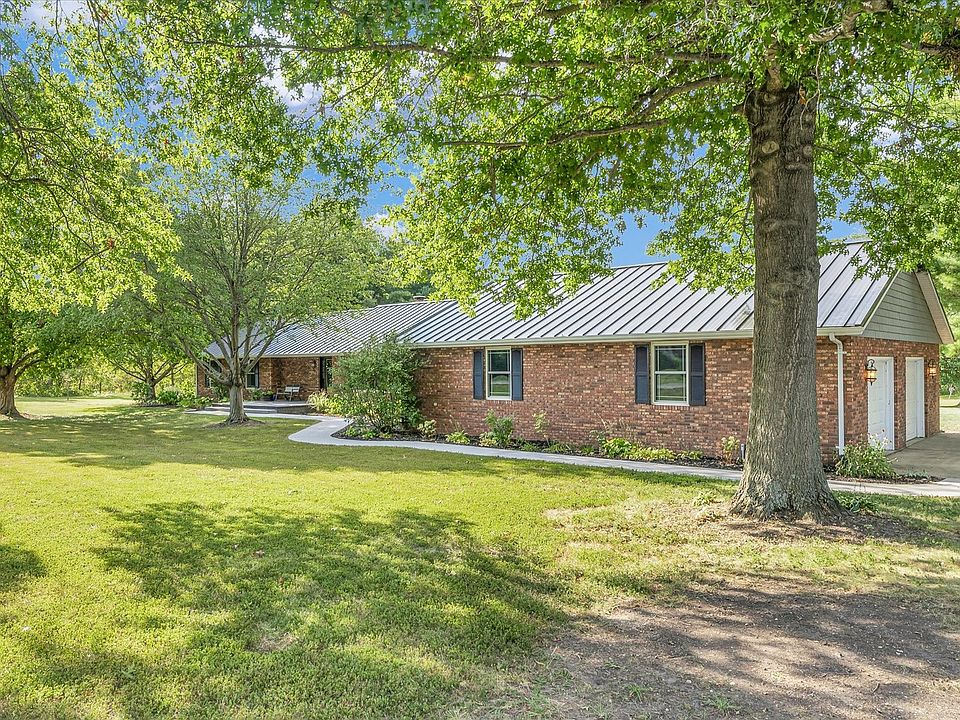 1st image of 5 Wood Dr