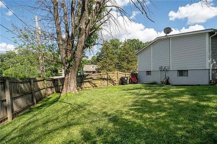1324 N Lynn St — Photo 13