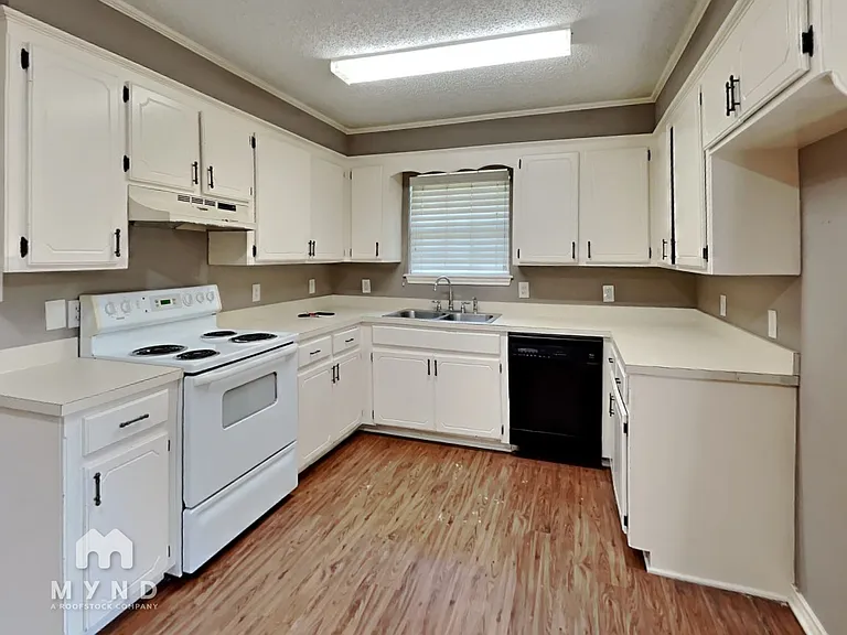 416 Carroll Ave — Photo 5
