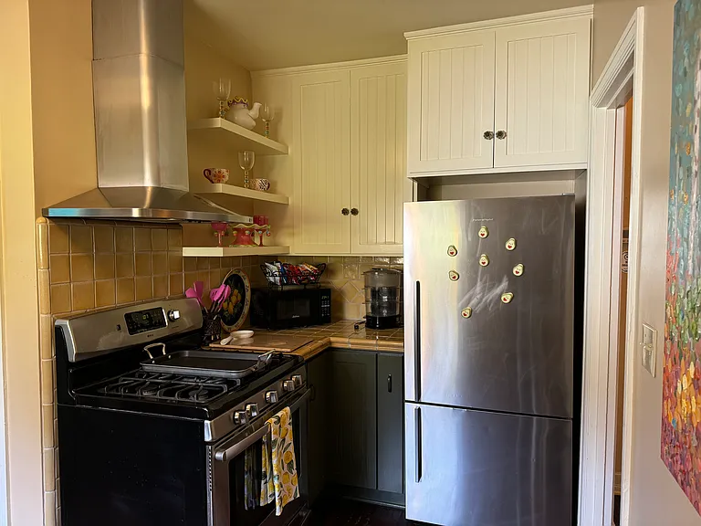 123 W 27th St — Photo 9