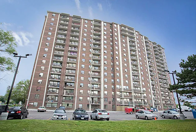 Scarborough Golf Apartments — Photo 3
