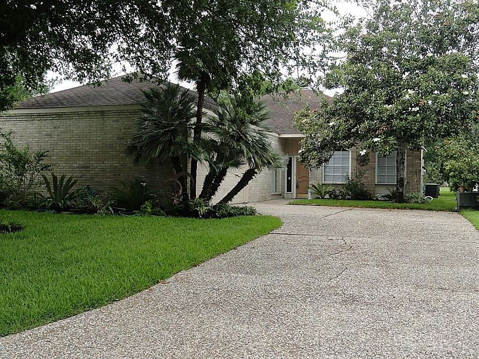 1st image of 21 Wellington Dr