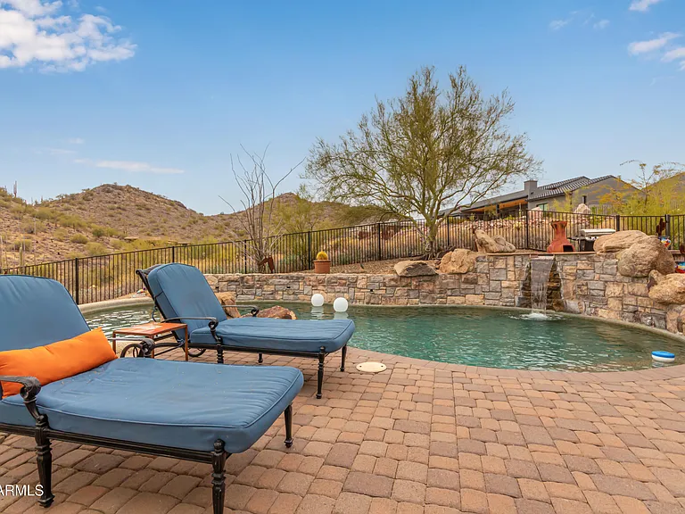 36138 N Summit Dr — Photo 53