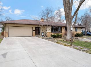 1254 Prairie St, Chaska, MN 55318