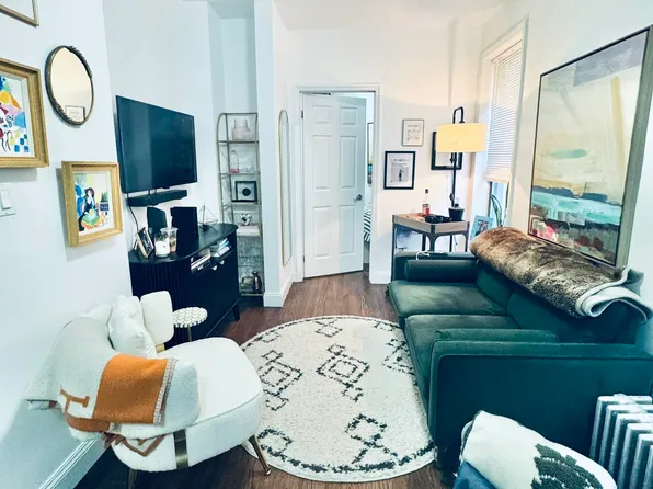 338 East 65th Street image 1 of 4