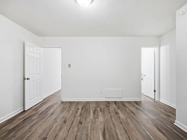 1605 N Roxboro St — Photo 37