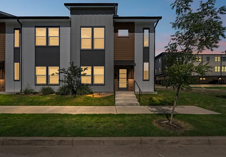 3146 Lubbock Ave — Photo 1