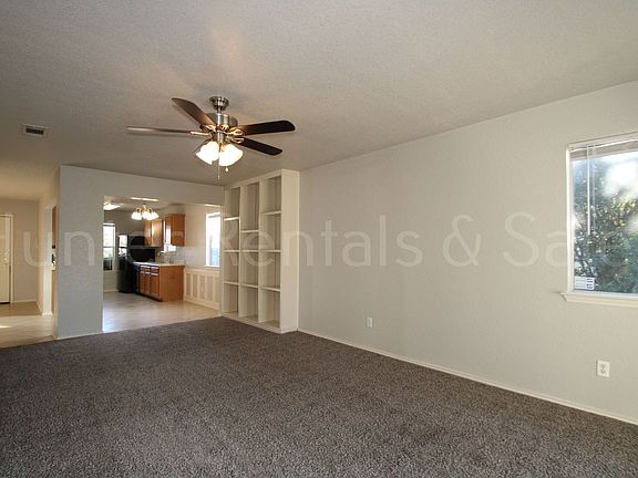 4th image of 2720 Blackburn Dr