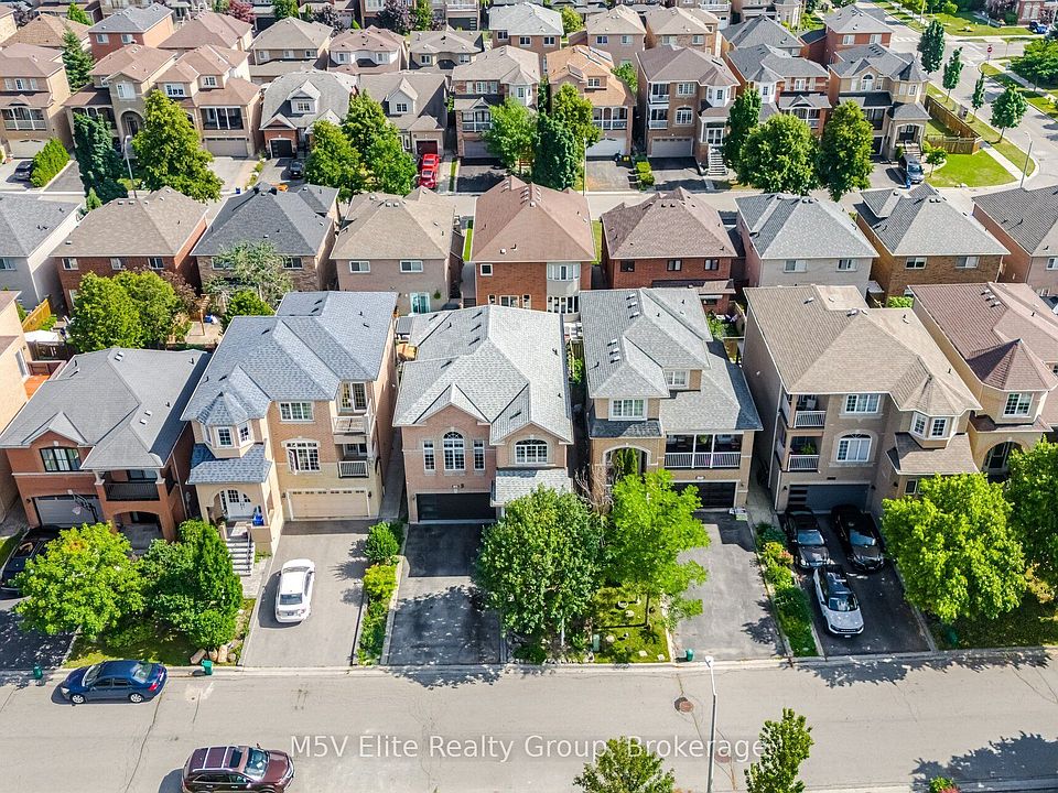 1st image of 168 Sail Cres